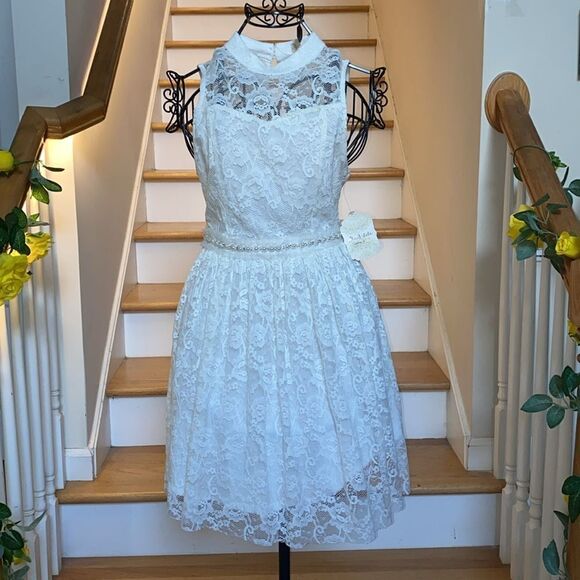 ✨🆕✨Altar’d State Elegant Lace with Pearl Crystal Band Lined Dress ✨ 👗 ✨ - Picture 8 of 13